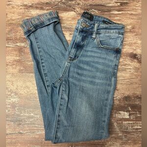 Judy Blue | VGUC Light Wash Relaxed Fit Color Cuff Denim Jeans, Size 24 0